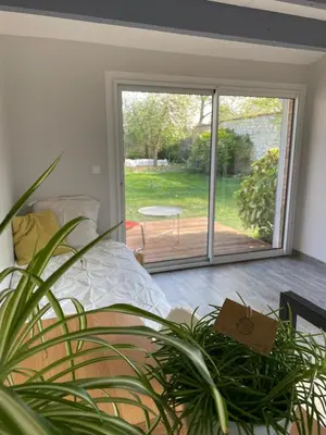 Jardin de l'établissement Deux pièces avec terrasse, vue jardin