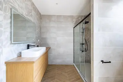 Salle de bains dans l'établissement Maison spacieuse avec terrasse dans le centre ville de Reims