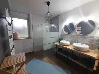 Salle de bains dans l'établissement Gite en famille