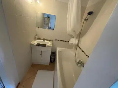 Salle de bains dans l'établissement Maison campagne proche Disney au calme