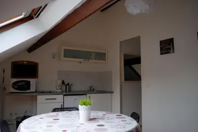 Cuisine ou kitchenette dans l'établissement Crécy - Freedomus Marne-La-Vallée