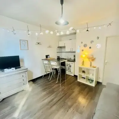 Coquebert studio confortable proche centre ville