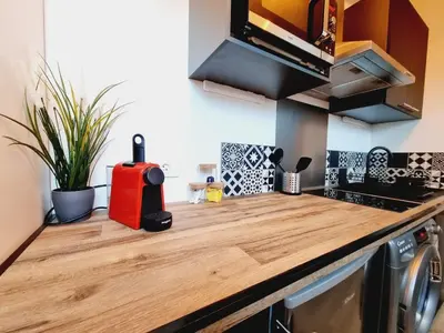 Cuisine ou kitchenette dans l'établissement 1 clémence fouriaux proche gare et climatisé