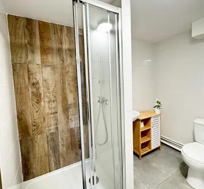 Salle de bains dans l'établissement Studio Platanes 8 - Proche Disneyland - Parking gratuit - Meaux