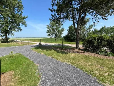 Paysage naturel près de la tente de luxe