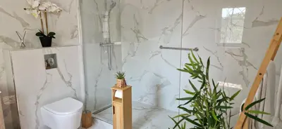 Salle de bains dans l'établissement Les Randonneuses