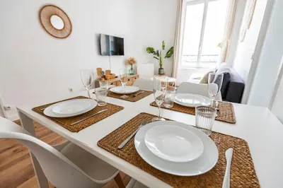 Télévision ou salle de divertissement dans l'établissement Le cosy - charmant 2 chambres - centre