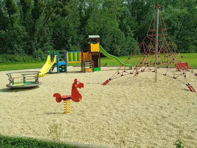 Aire de jeux pour enfants de l'établissement Maison au 55