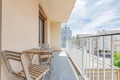 Balcon ou terrasse dans l'établissement Reims Centre, Appartement 4 Chambres NETFLIX