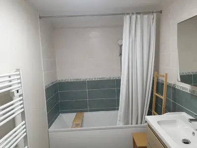 Salle de bains dans l'établissement Au Temps Suspendu