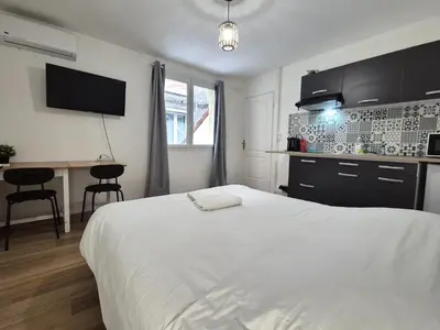 Cuisine ou kitchenette dans l'établissement VERONE - Studio agréable pour 2 pers