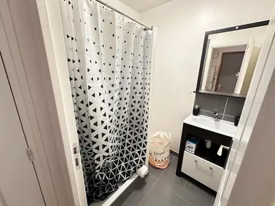 Salle de bains dans l'établissement La détente de Robinson T2 agréable proche centre
