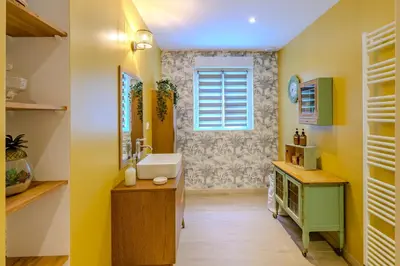 Cuisine ou kitchenette dans l'établissement La Richaumoise - Maison avec grand jardin