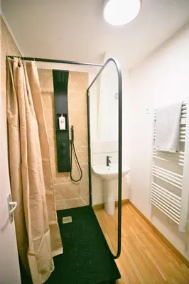 Salle de bains dans l'établissement Casa Duplex Hirson