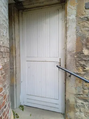 Plan de l'établissement L'appt du vieux qui ne voulait pas fêter son anniversaire