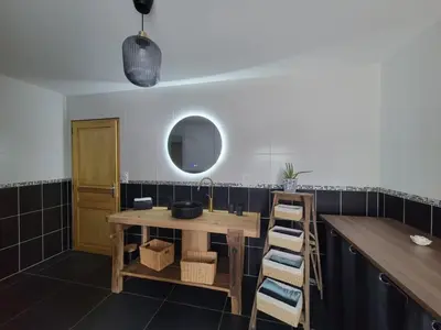 Cuisine ou kitchenette dans l'établissement Sous le clocher