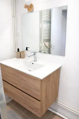 Salle de bains dans l'établissement L'échappée belle Trilportaise - 25 min Disneyland - wifi gratuit- Streaming gratuit