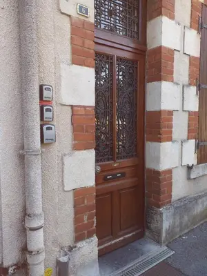 Façade ou entrée de l'établissement Tres bel appartement face au Chateau 2 ch 4 pers - BAUDELAIRE