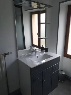 Salle de bains dans l'établissement Tres bel appartement face au Chateau 2 ch 4 pers - BAUDELAIRE