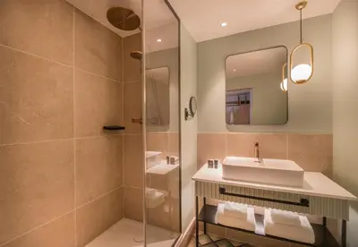 Salle de bains dans l'établissement Hyatt Centric Reims