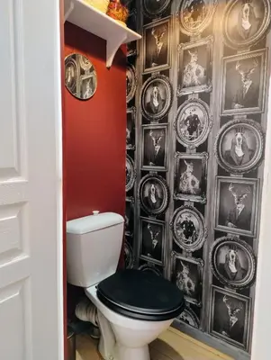 Salle de bains dans l'établissement La chambre de Perrine