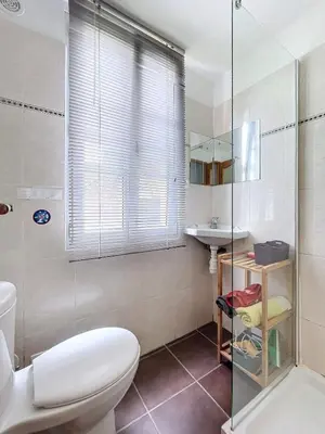 Salle de bains dans l'établissement Jolie T1 proche du centre ville de Compiègne