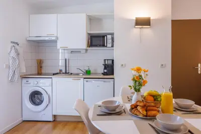 Cuisine ou kitchenette dans l'établissement Le Sureau S30 - Le Val Joly - 50 m du lac