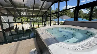 Piscine de l'établissement Domaine TERRE DE REVES ou située à proximité