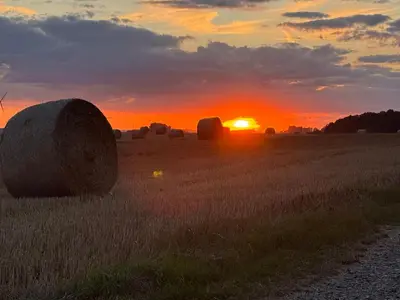 Lever ou coucher de soleil vu de le camping ou à proximité