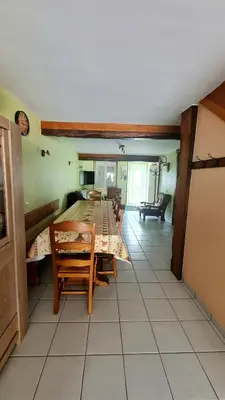 Cuisine ou kitchenette dans l'établissement Gîte LA COUMERETTE