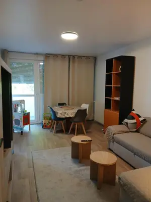 Coin salon dans l'établissement Spacieux et Confortable