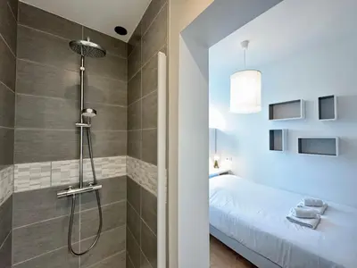 Salle de bains dans l'établissement Le Royal Eight Cœur de Reims