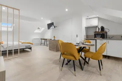 Cuisine ou kitchenette dans l'établissement Pomme rouge