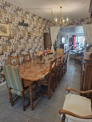 Coin salon dans l'établissement Maison spacieuse et calme
