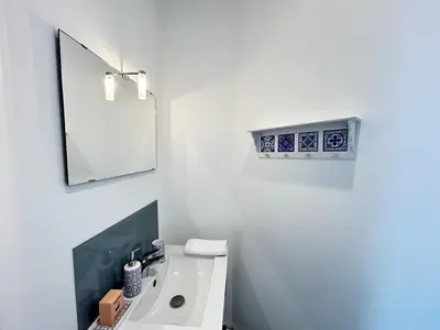 Salle de bains dans l'établissement Le cœur de Reims magnifique 3 chambres au centre