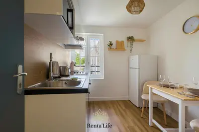 Cuisine ou kitchenette dans l'établissement Nanteuillais Collot
