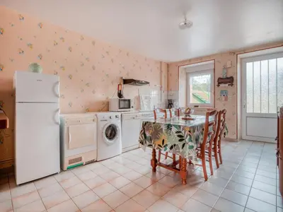 Cuisine ou kitchenette dans l'établissement Cottage in Nouart Countryside