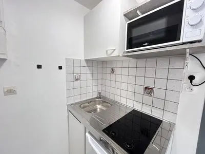 Cuisine ou kitchenette dans l'établissement Duruy 4 studio cosy rdc fdc proche centre-ville