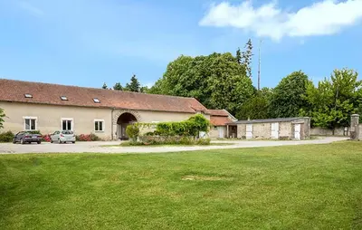 Jardin de l'établissement Beautiful Home In Monthenault With Wifi