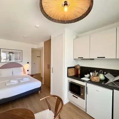 We Live Inn Sharies Reims - C403