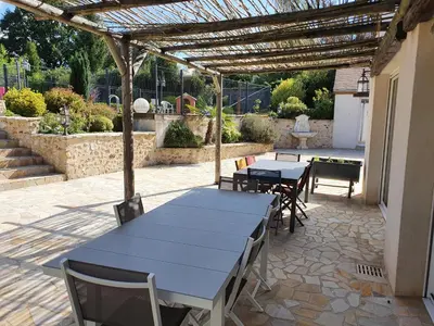 Terrasse ou espace extérieur de l'établissement Gite Saint Martin du Boschet, 1h15 de Paris