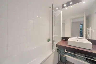 Salle de bains dans l'établissement Les Charmes C24A - Le Val Joly