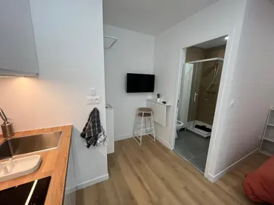 Télévision ou salle de divertissement dans l'établissement Dream Gallery, rez de chaussée plein centre Reims