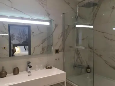 Salle de bains dans l'établissement Le Château d'Hermonville B&B / Chambres d'hôtes
