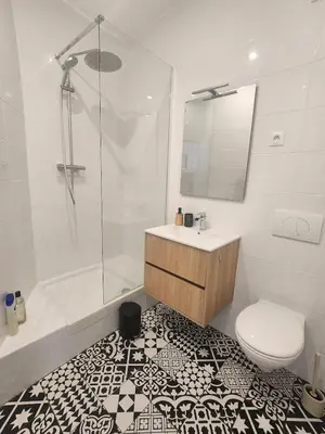 Salle de bains dans l'établissement Studio Meuse - Train station 5 mins away - Hyper center -
