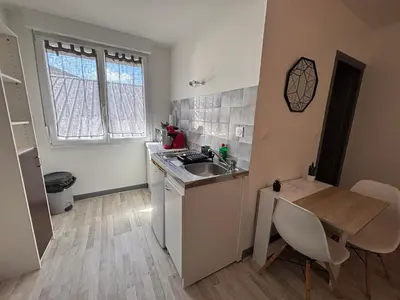 Cuisine ou kitchenette dans l'établissement Le Wabaki