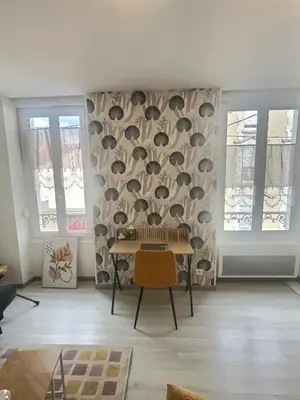 Coin salon dans l'établissement Superbe Cosy Studio Ideal pour les professionnels et les couples en déplacement PROCHE GARE et toutes commodités