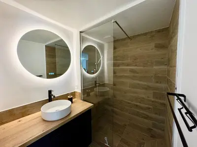 Salle de bains dans l'établissement Rest In Reims - Proche gare & l'Arena