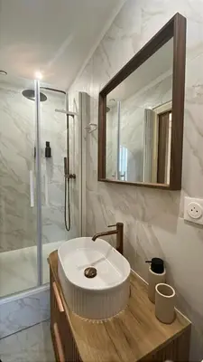 Salle de bains dans l'établissement Studio moderne au pied de la Cathédrale de Reims