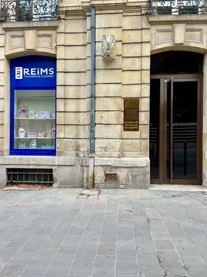 Façade ou entrée de l'établissement Studio moderne au pied de la Cathédrale de Reims